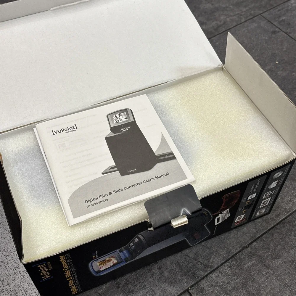 VuPoint Digital Film & Slide Converter / Scanner 35mm Slides & Negatives to SD